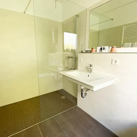 110 Lux Furnished Flat * Beaufort